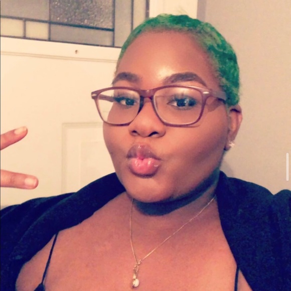 Meet your Posher, Rebecca - Picture 4 of 4